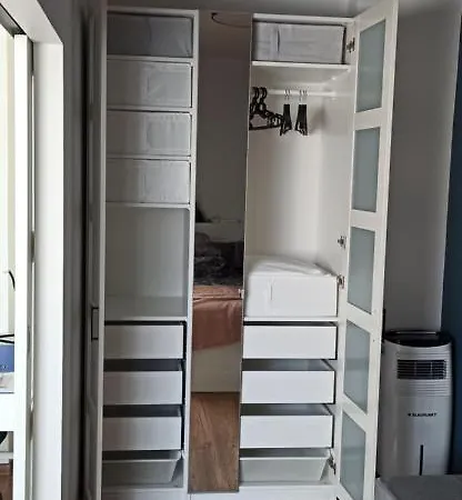 Trendy Kentmanni, Center